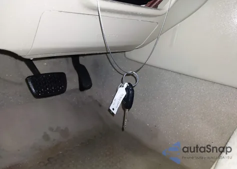 2015 Toyota Camry Le z USA, uszkodzony, nr VIN 4T4BF1FK8FR499445